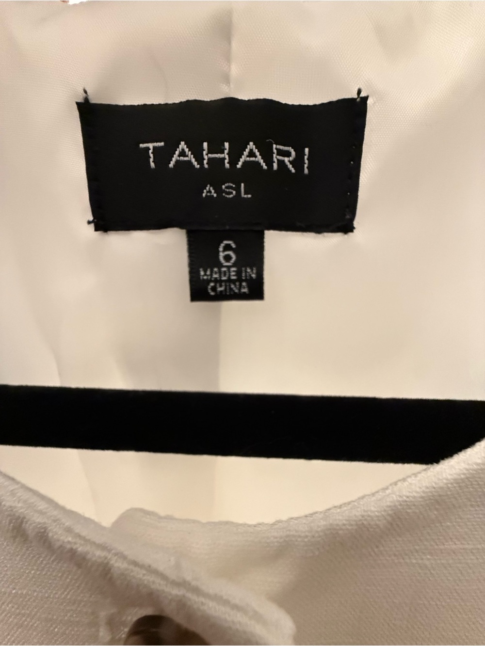 Tahari ASL Cream Sleeveless Button Front Shell with Gold Buttons - Picture 3 of 3